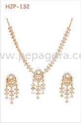MTM5NjY=/mediabank/images/products/AmericanDiamondsNecklaceSet1395451803_13966.webp