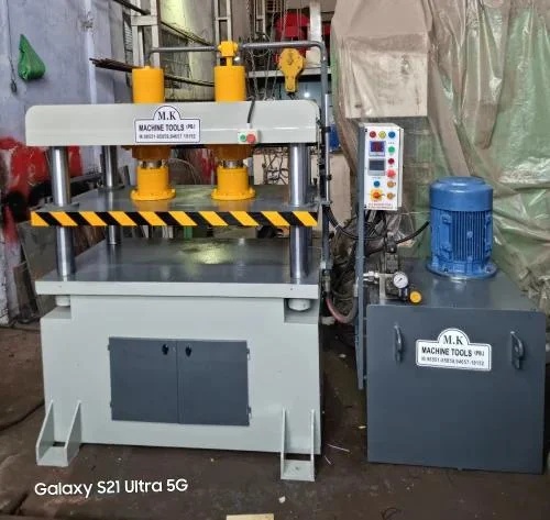 Foam Cutting Machine