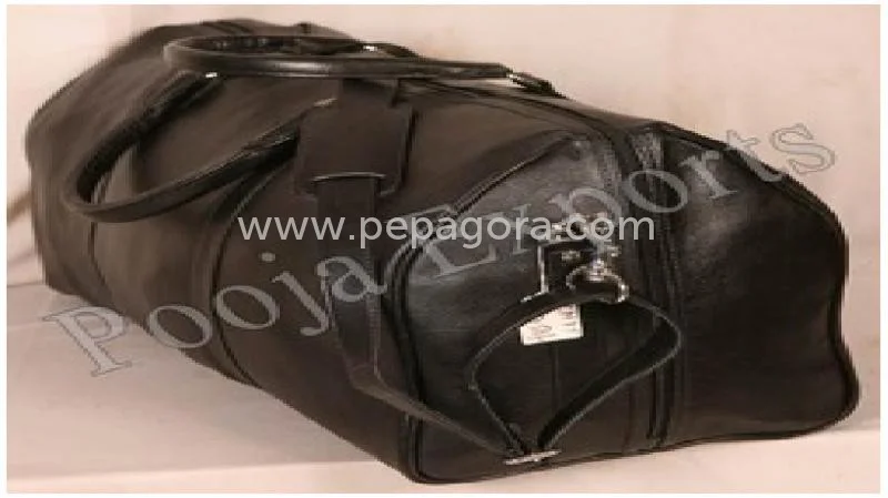 MTgyNjQ=/mediabank/images/products/LeatherDuffelBagProductCodeSHIC35775745399_18264.webp