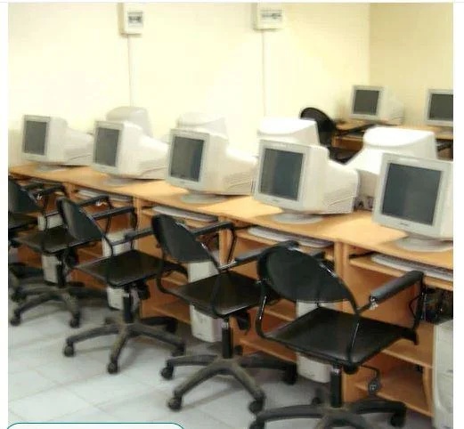 Computer Laboratory Furniture â€“ Wooden Tables & Metal Chairs for Schools and Colleges