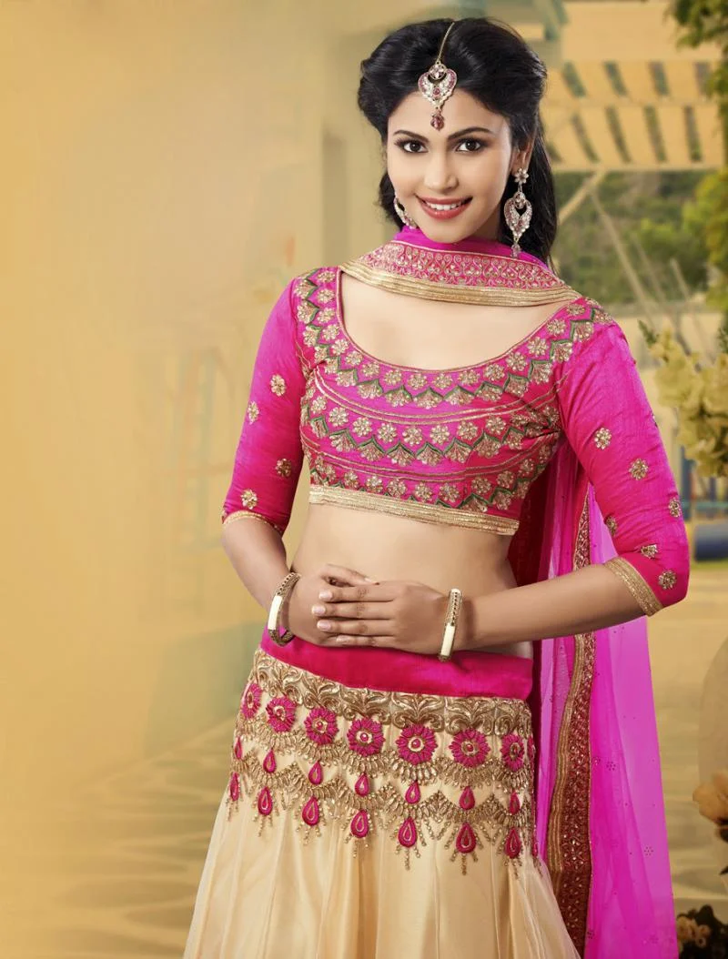 MTkwODA=/mediabank/images/products/SparklingAppearanceDesignerSemiStitchLehengaCollections935210025_19080.webp