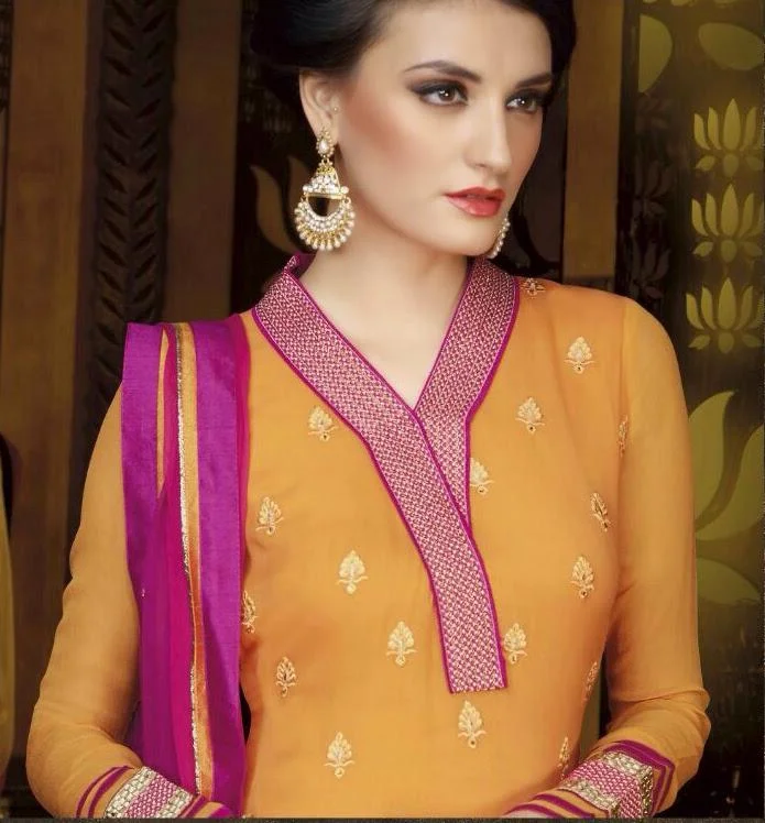 MTkwODA=/mediabank/images/products/XyloDelightDesignerSemiStitchSalwarKameez413146367_19080.webp