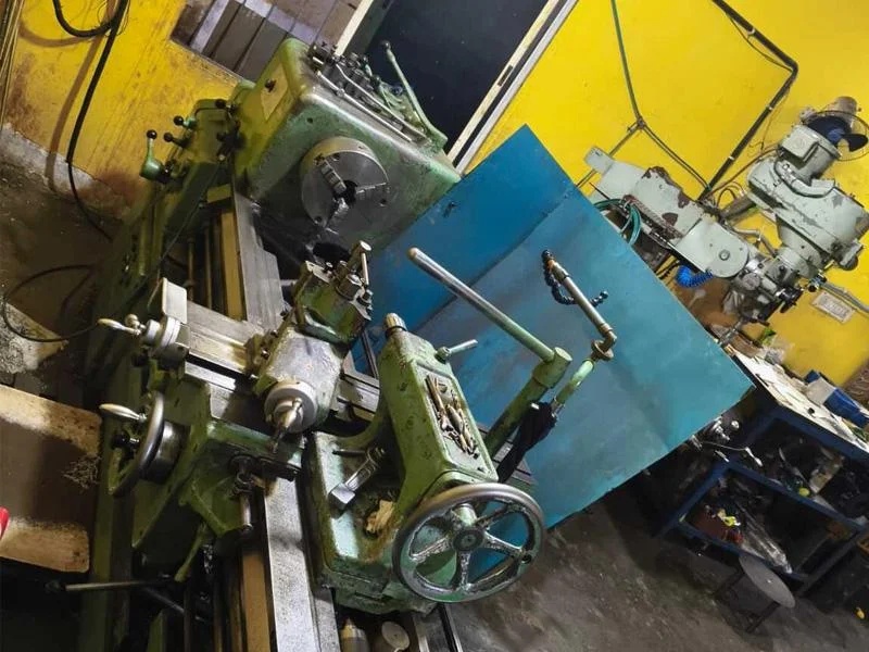 Manual Lathe Machines
