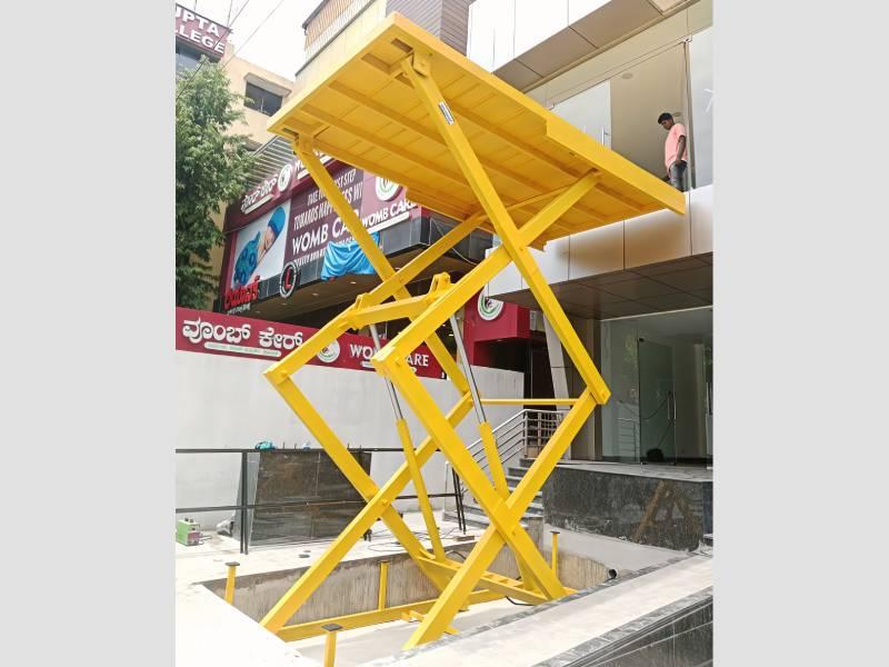 Car Showroom Scissor Lift