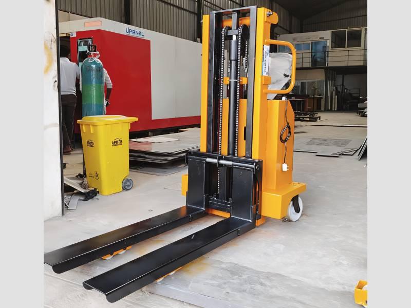 Dual Mast Semi Electric Stacker