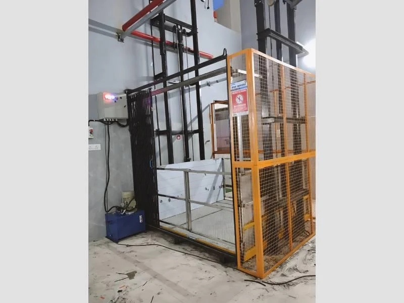 Hydrallic Goods lift With SS Platform Type 