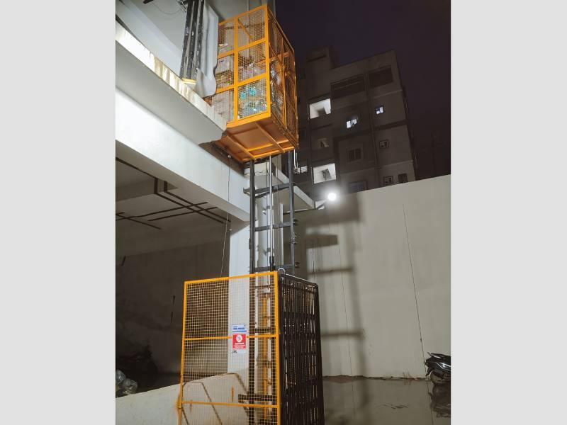 Hydraulic Goods Lift