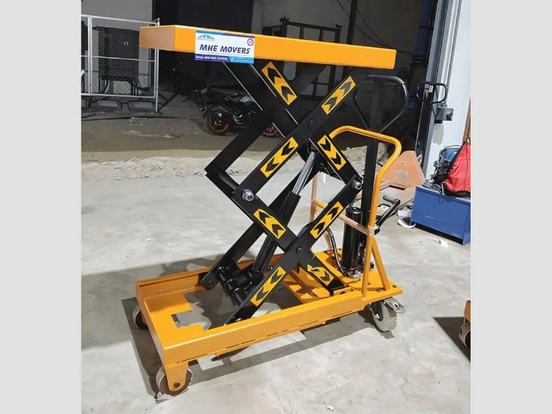 Loading unloading scissor lift 