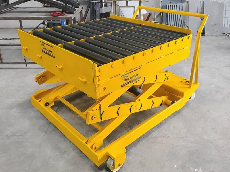 Scissor Lift With Roller Bed