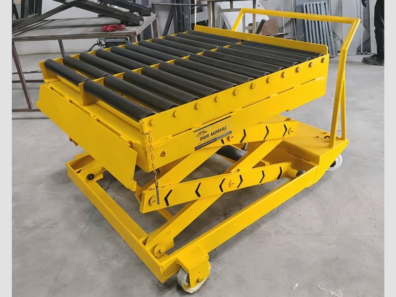 Scissor Lift With Roller Bed
