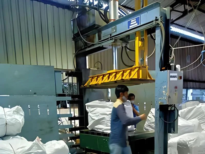 Hydraulic Baling Machine