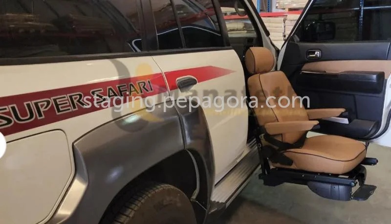 Turny Seat Nissan Patrol Super Safari