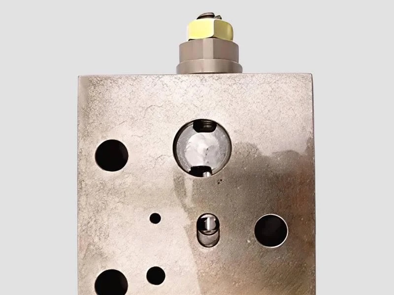 PC 200 Pilot Valve Part No. 723-40-71103 ( 130, 200, 210 & 300)