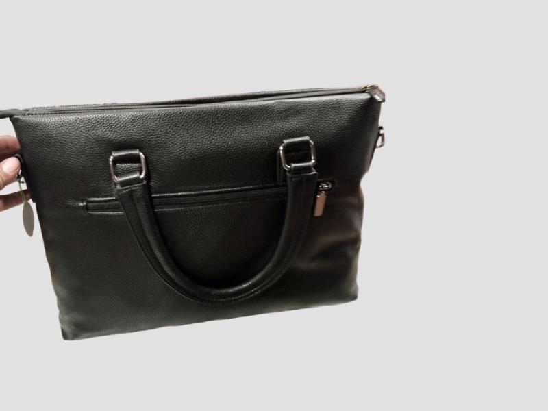 Minimalist Leather Crossbody Bag For Daily Urban Carry Essentials