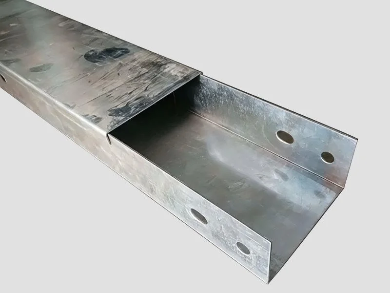 MjA5NDM4/mediabank/images/products/StainlessSteelCableTraysWithCovers674383525_209438.webp
