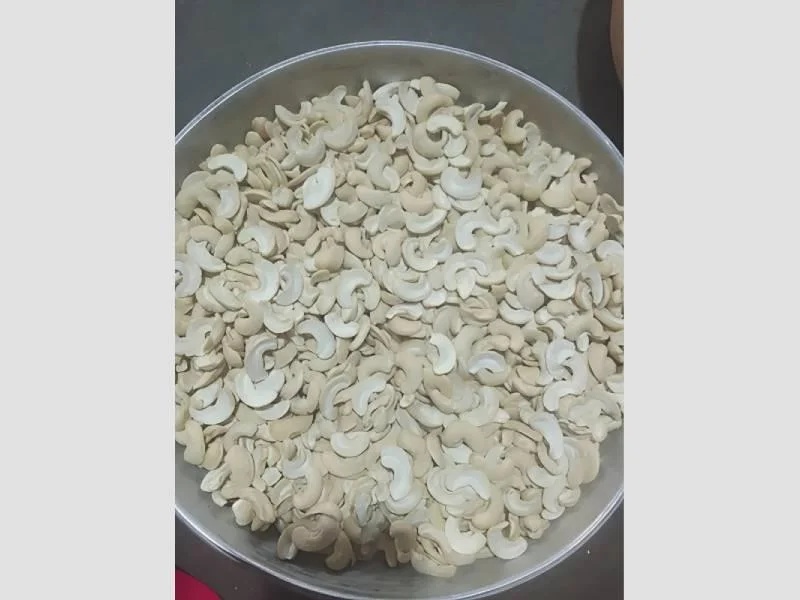 W210 Split Cashew Nut