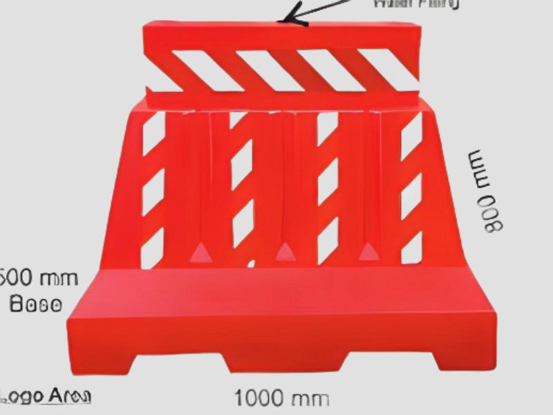 1 MTR Water Fillable Pyramid Barrier