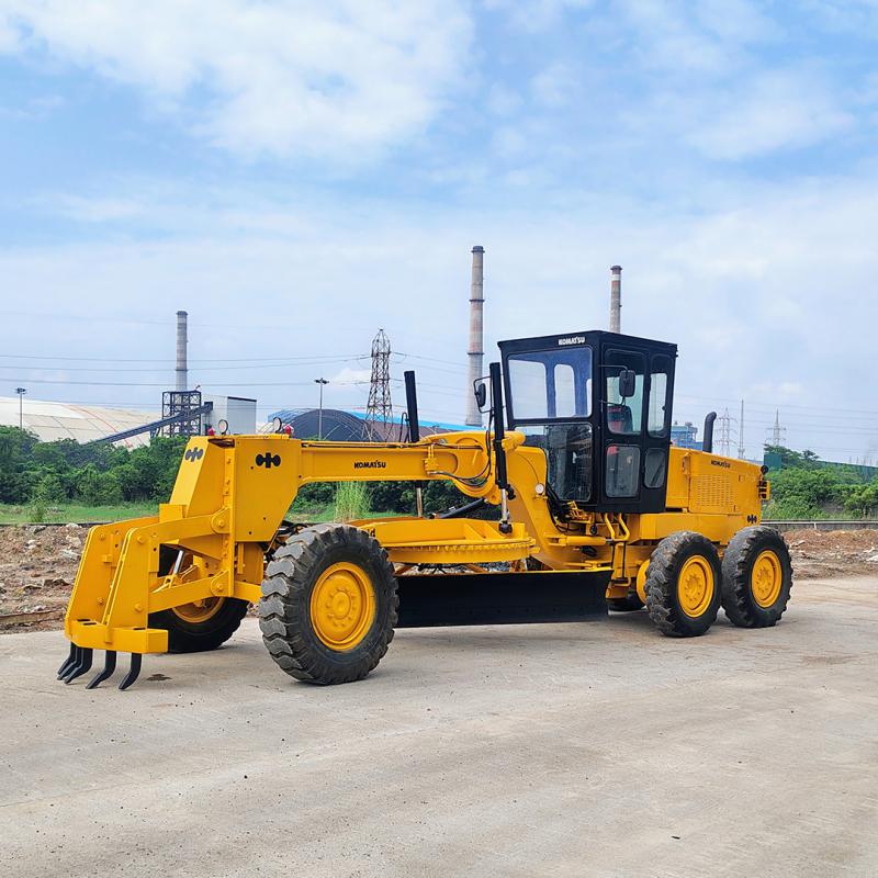 Komatsu GD625 Motor Grader Heavy Duty Earthmoving Equipment