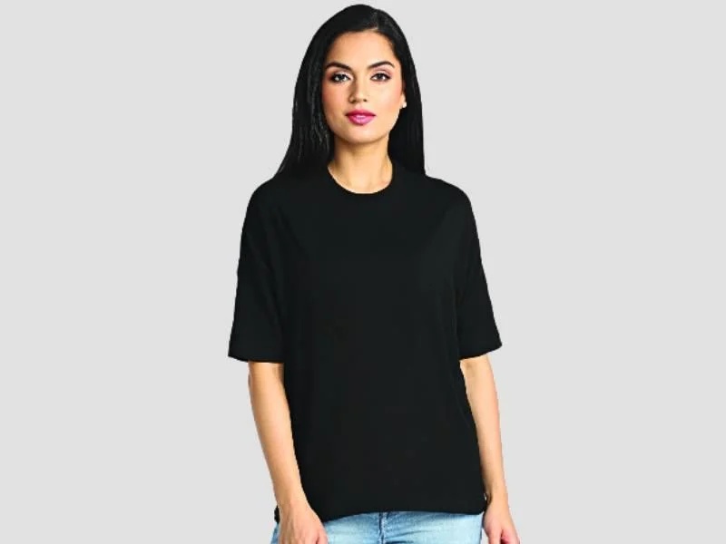 Women’s Oversized Cotton T-Shirt with Crew Neck for Casual Wear