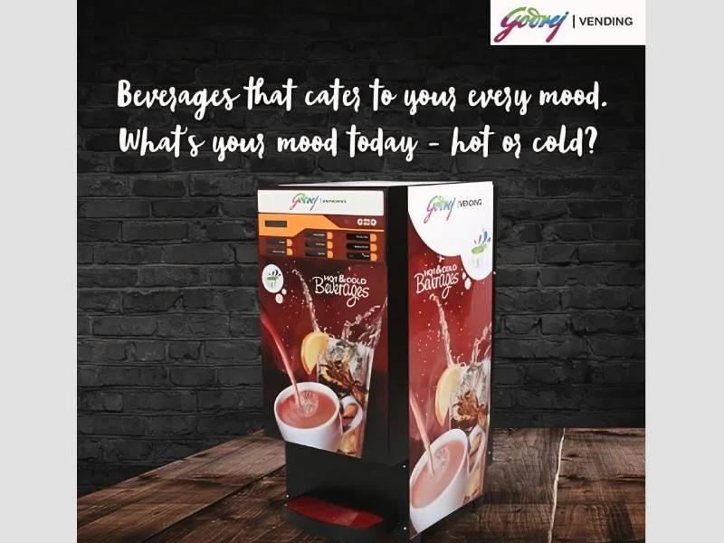 Hot and cold coffee vending machine for restaurant use