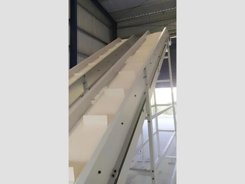 Cleated Conveyor Belt 500 mm Width for Food Industry Use