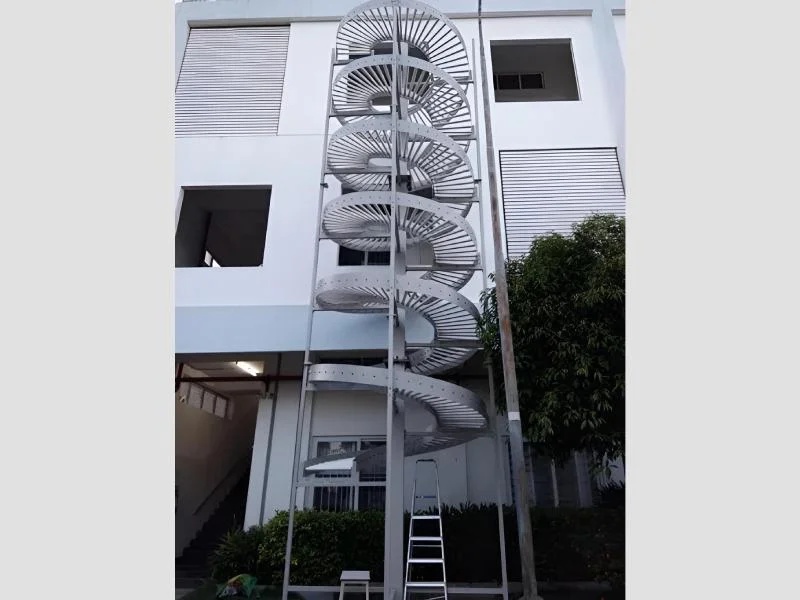 Spiral Roller Conveyor System 100 Kg Capacity for Industrial Use