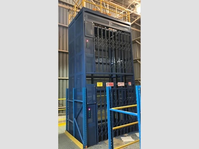 Vertical Reciprocating Conveyor 500 Kg Capacity for Industrial Use