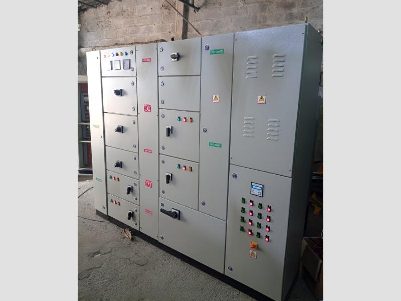APFC panel for automatic power factor correction