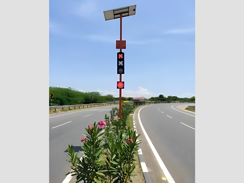 Solar Blinker Light For Road Safety And Hazard Indication