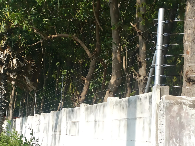 Solar Power Fence Five Line For Compound Wall Protection