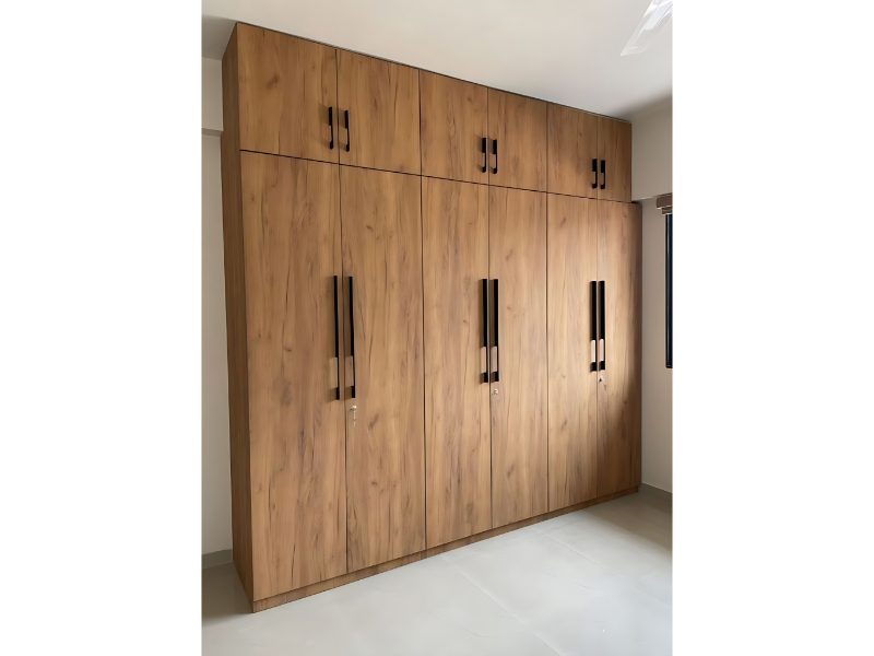 Modern Wardrobes Cupboard With Curved Edge Design And Integrated Storage Unit