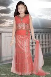 NTM4Mw==/mediabank/images/products/KidsLehnga1183785539_5383.webp