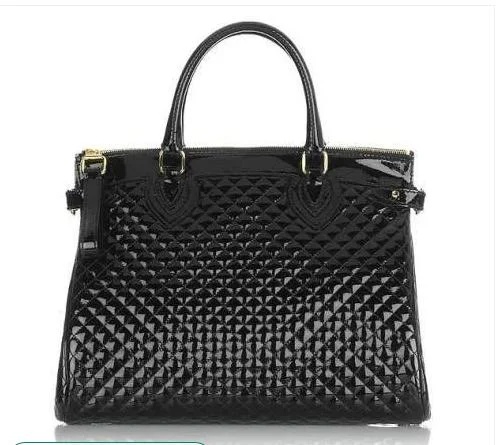 Ladies Leather Handbags for Fashion and Daily Use