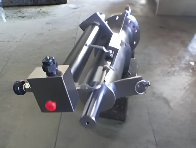 resizeImages/MTM5MzM5/mediabank/images/products/HydraulicCylinderwithIntegratedValvesandBackupAccumulatorforIndustrialMachinery1040745797_139339.webp