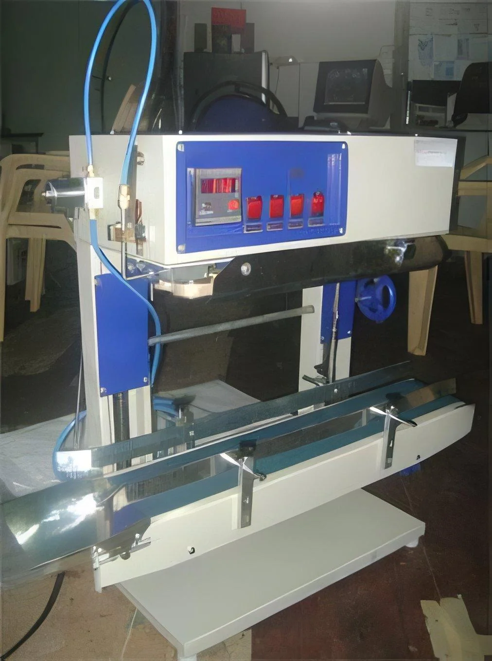 resizeImages/MTQxMzE=/mediabank/images/products/AutomaticInflatingFilmSealingMachineCSM-100GHWITHGAS1248705281_14131.webp