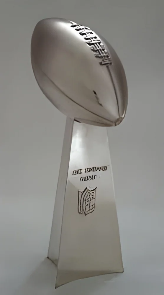 resizeImages/MTU2MDk=/mediabank/images/products/NFLTrophy1344154448_15609.webp