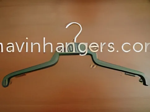 resizeImages/MTU=/mediabank/images/products/AeroClipHangers93163444_15.webp