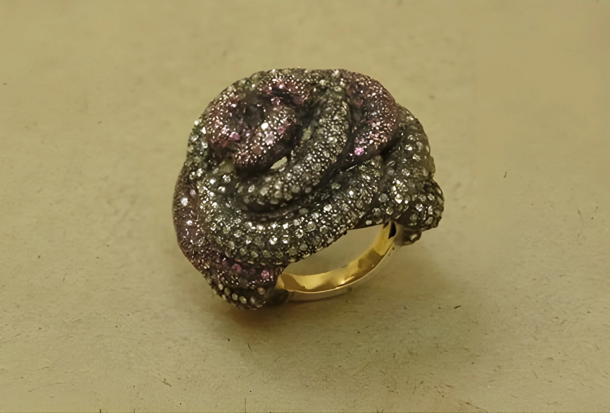 resizeImages/MTUwNTg=/mediabank/images/products/HandmadeRoseDiamondring1626368207_15058.webp