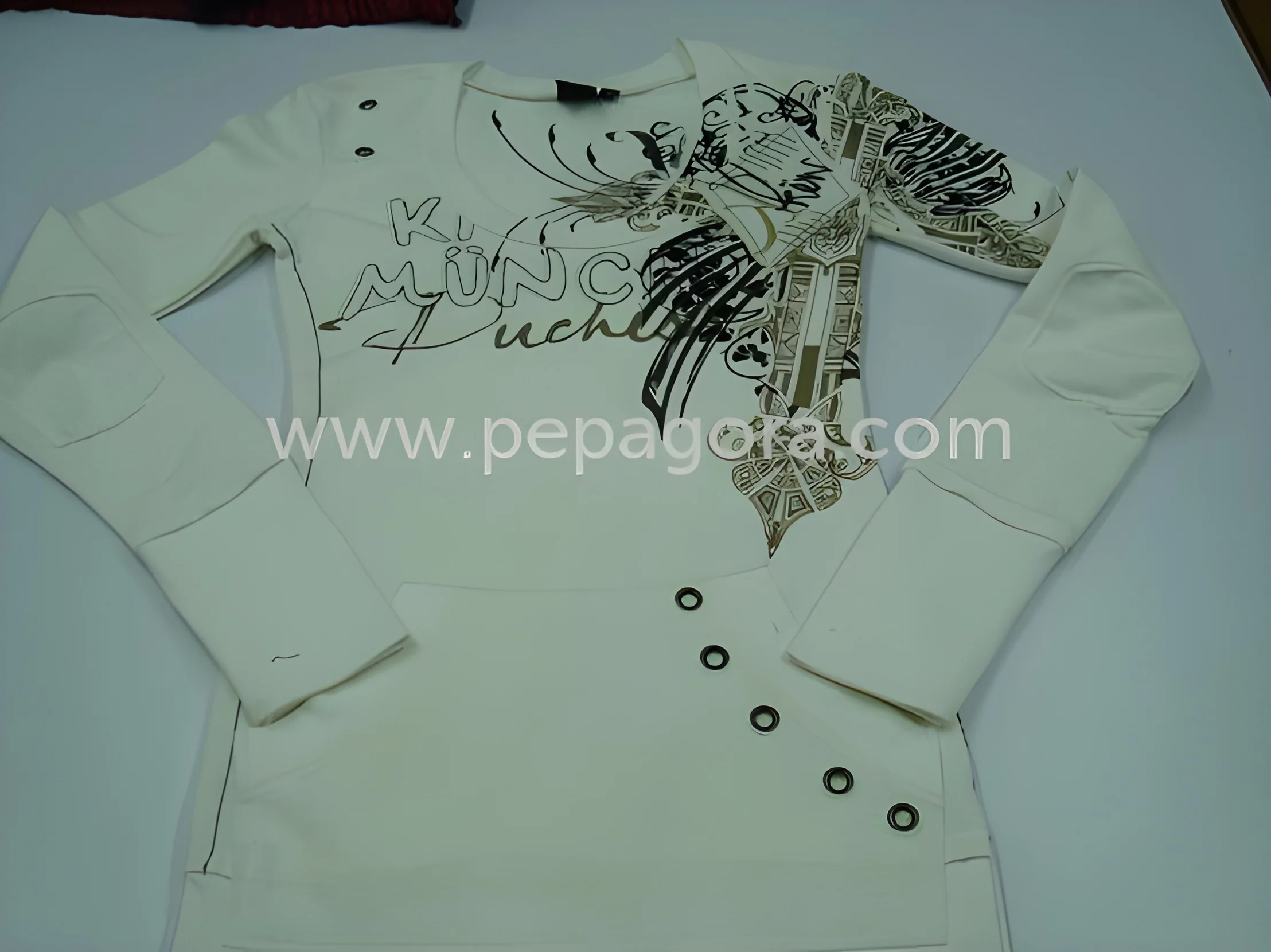 resizeImages/MTY=/mediabank/images/products/Tops521095276_16.webp