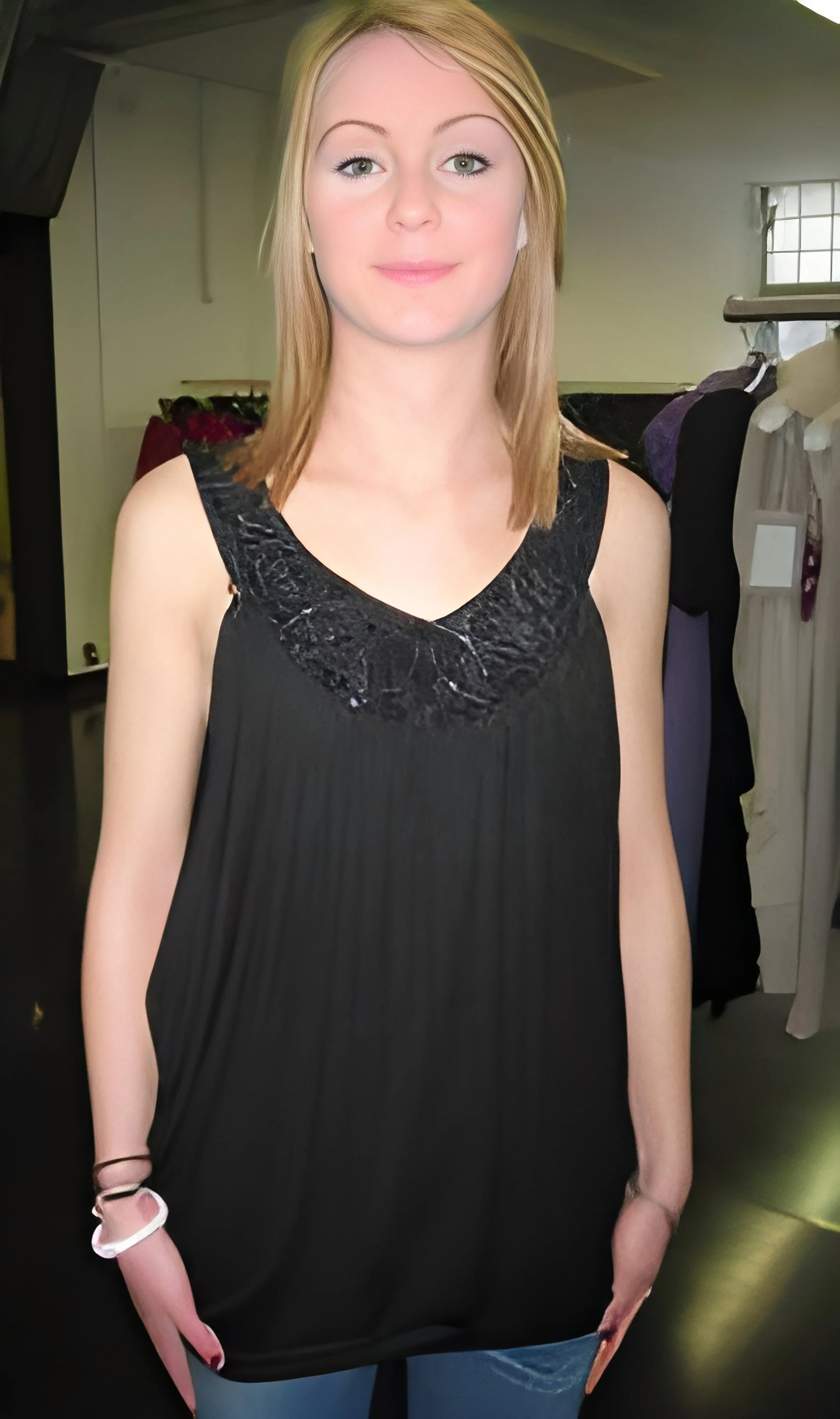 resizeImages/MTYwNTI=/mediabank/images/products/LadiesPartyWear169545443_16052.webp