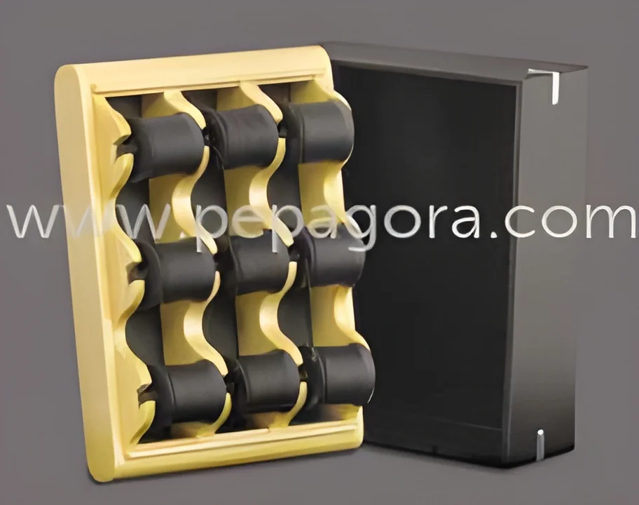 resizeImages/MTYzNTE=/mediabank/images/products/WoodenJewelleryDisplay544753264_16351.webp