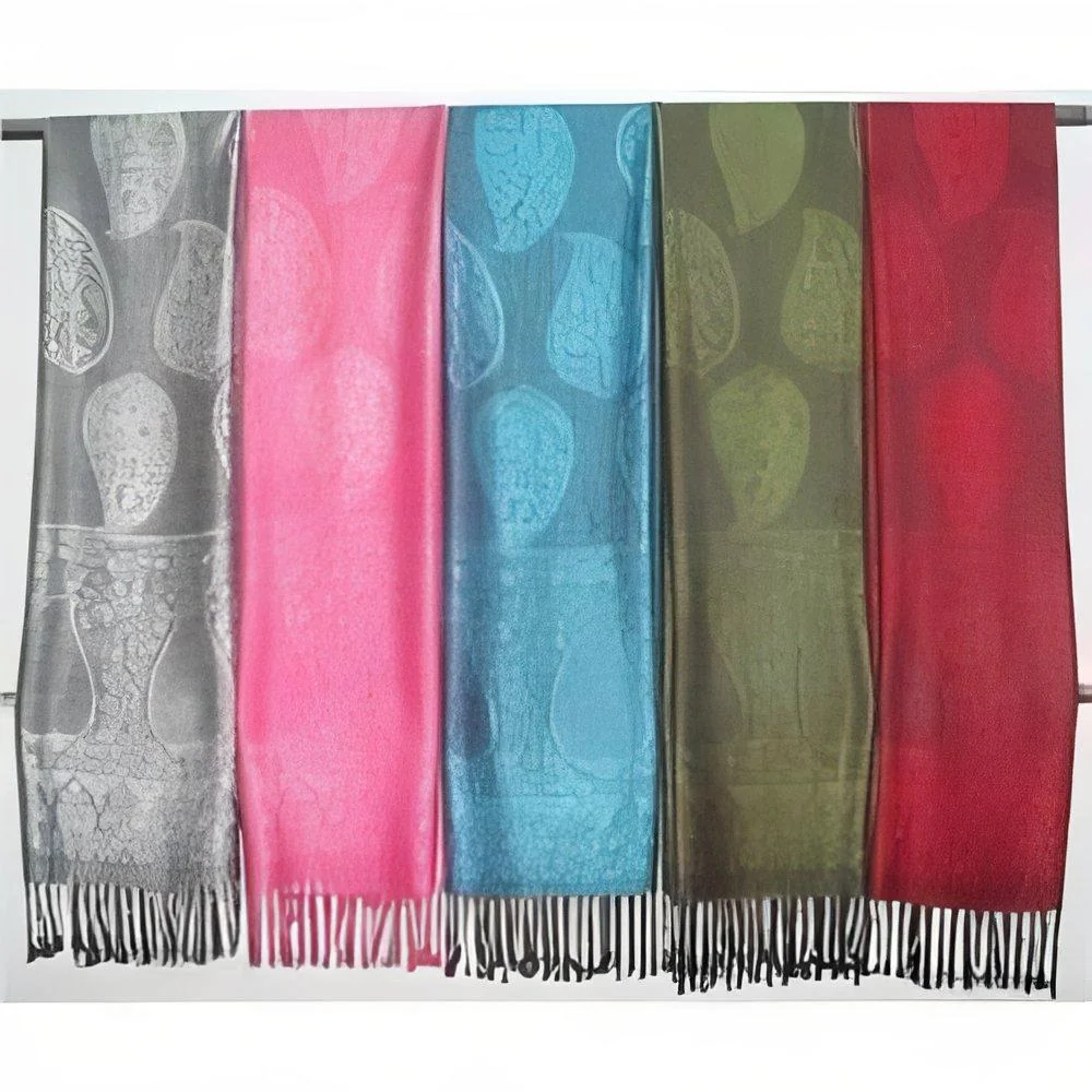 resizeImages/MTcxMjc=/mediabank/images/products/DesignerShawl1161242040_17127.webp