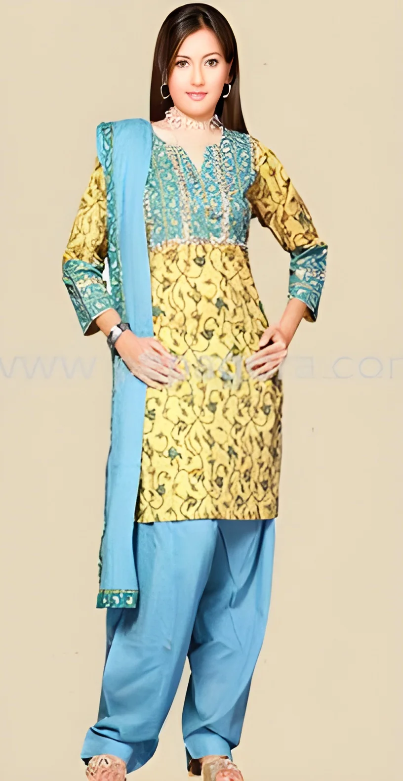resizeImages/MTg0MDI=/mediabank/images/products/EmbroideredKurta1872288974_18402.webp