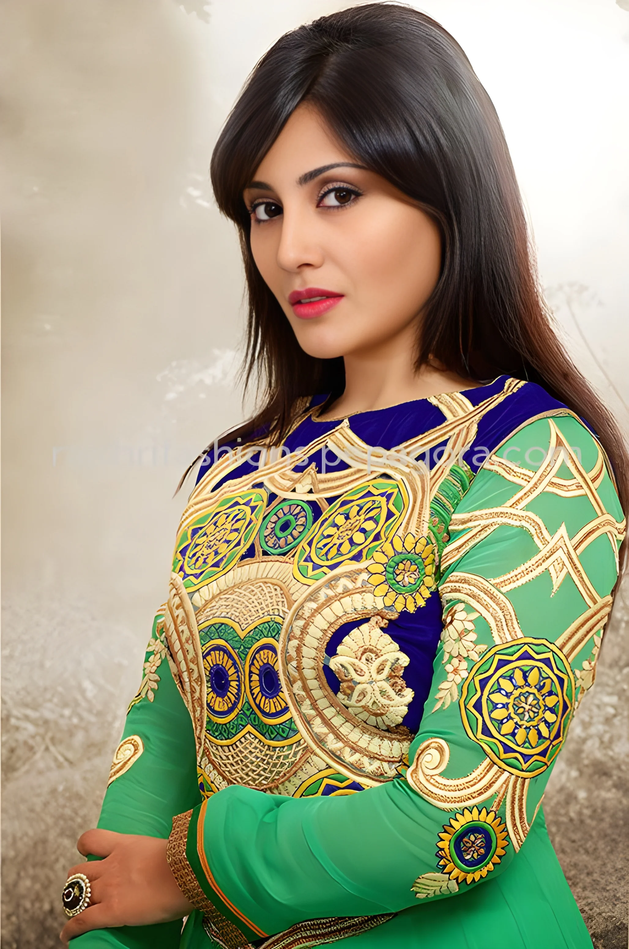 resizeImages/MTkwODA=/mediabank/images/products/CharmingFlavoursDesignerSemiStitchSalwarKameez1371974881_19080.webp