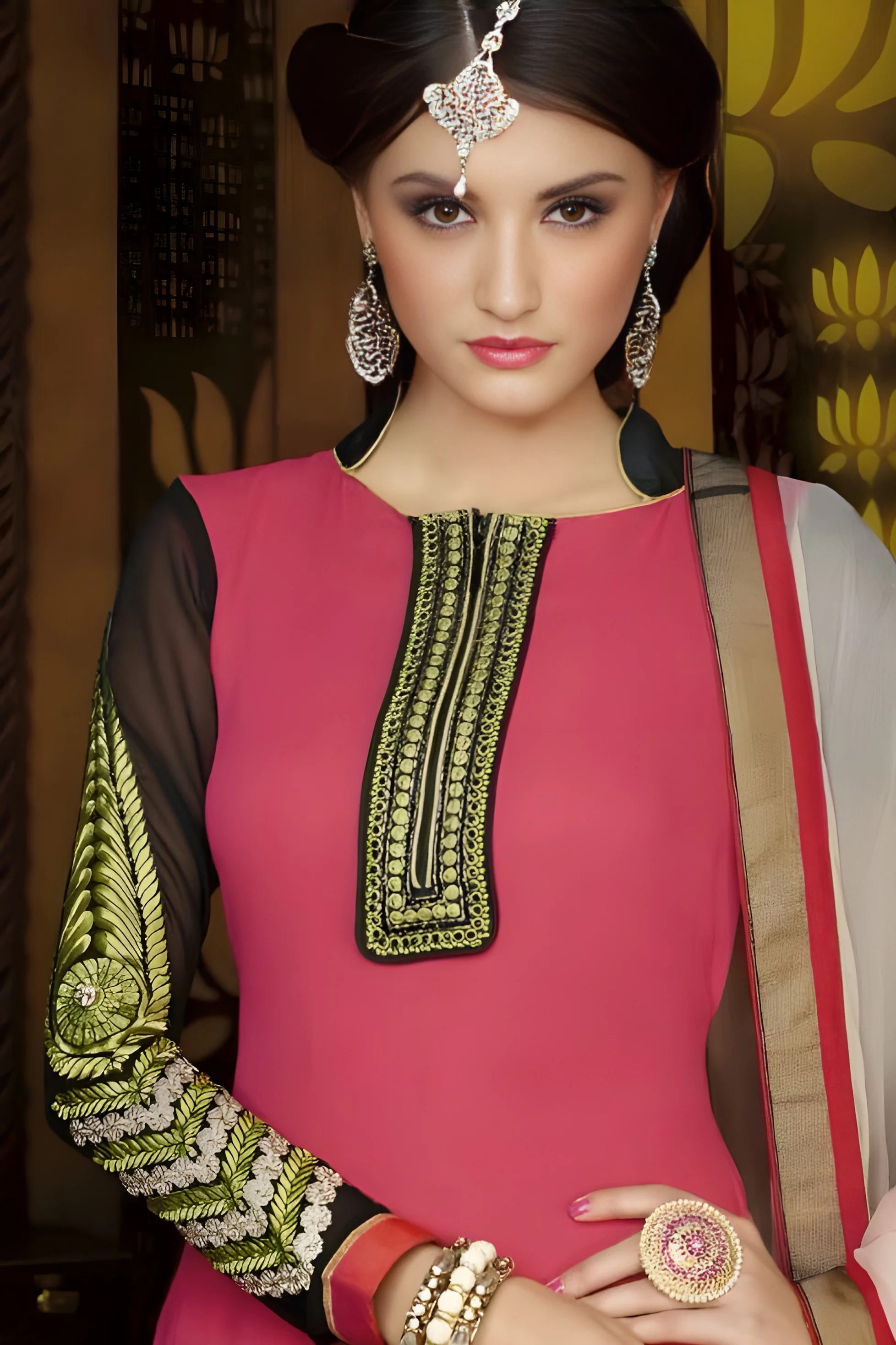 resizeImages/MTkwODA=/mediabank/images/products/ExclusivelyDelightDesignerSemiStitchSalwarKameez1512655592_19080.webp