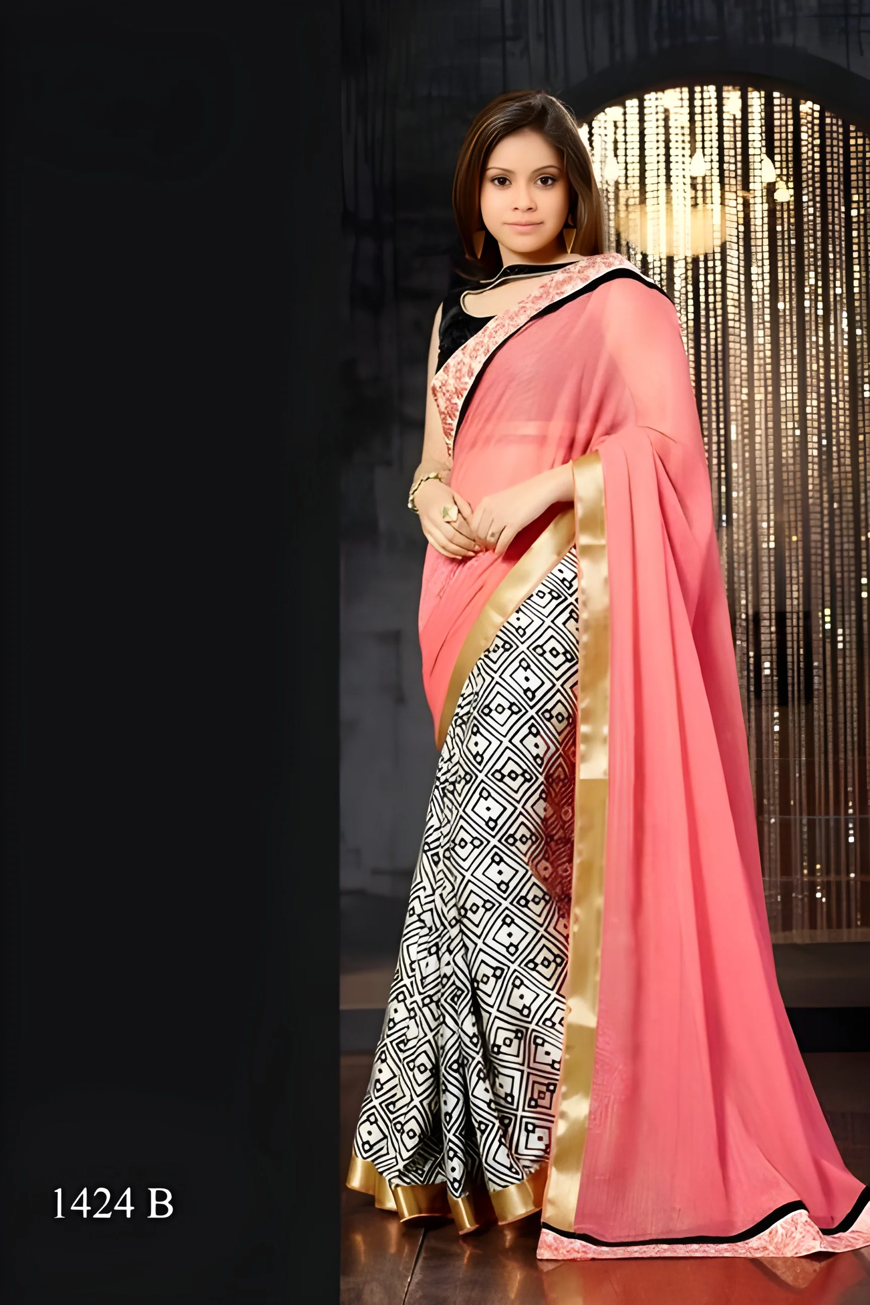 resizeImages/MTkwODA=/mediabank/images/products/LitePinkBlackDesignPrintwithzaripinkembroidery3inchBorderLuxuryGraceDesignerSarees731250264_19080.webp