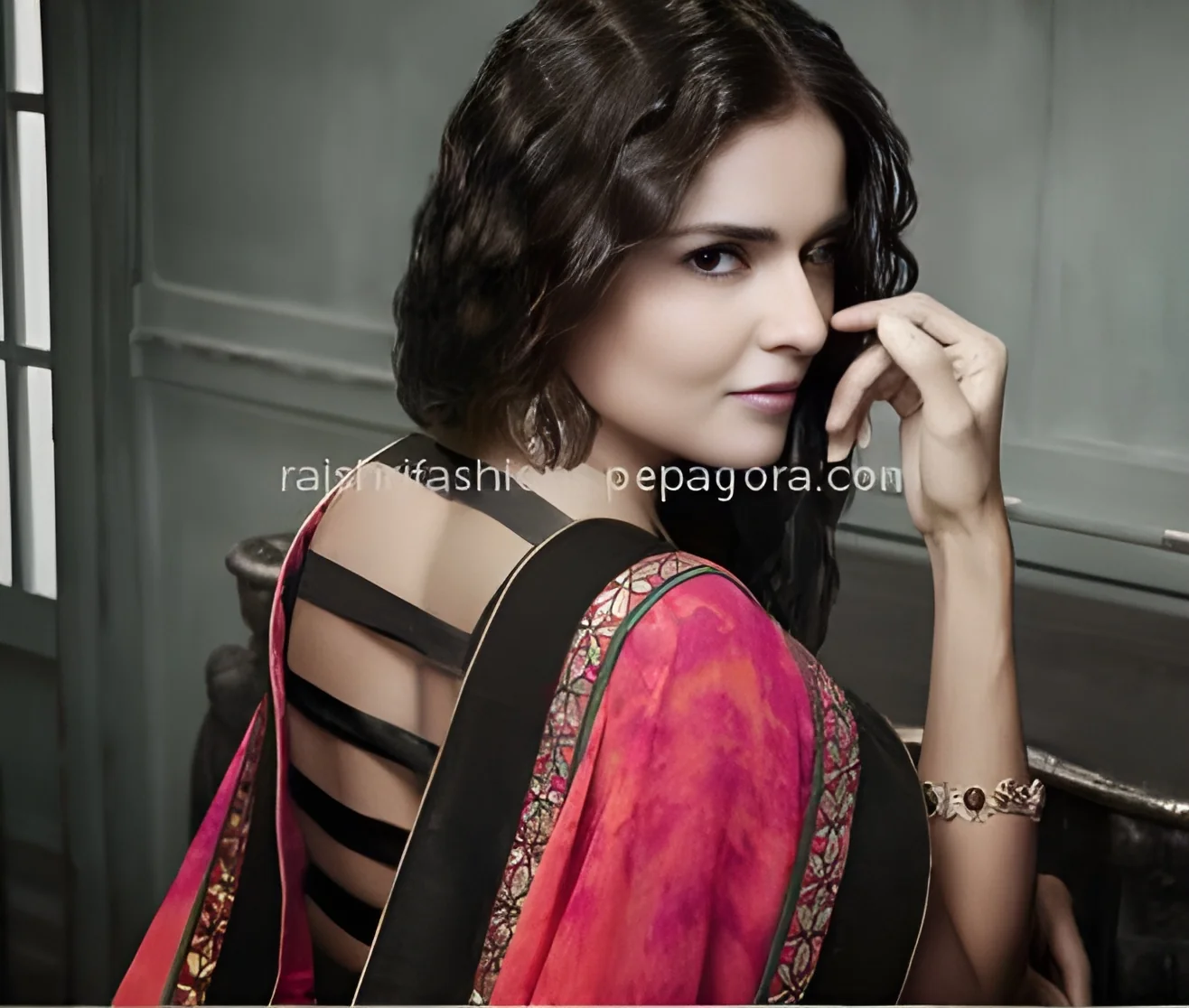 resizeImages/MTkwODA=/mediabank/images/products/LovelyAppealDesignerSarees1800522477_19080.webp