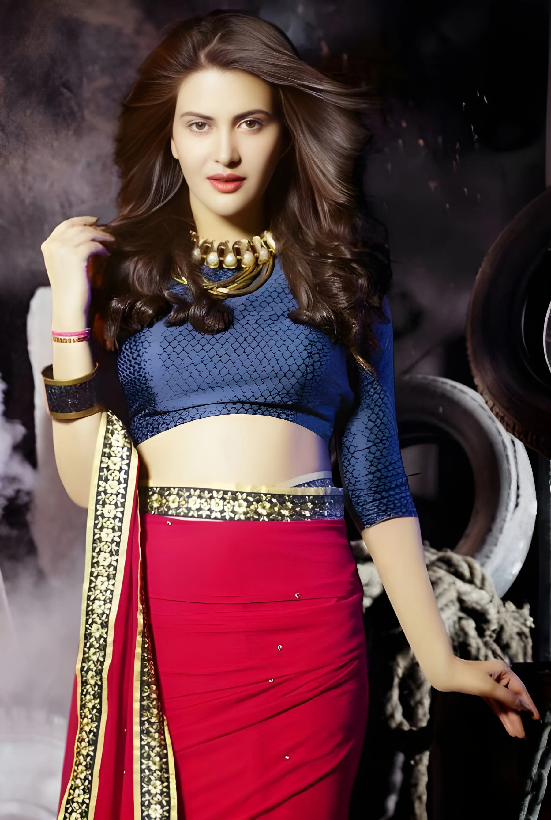 resizeImages/MTkwODA=/mediabank/images/products/PinkColorWithBlueOnzAriEmbroideryFlowerBorderplaneEliteDesignersarees1835051746_19080.webp