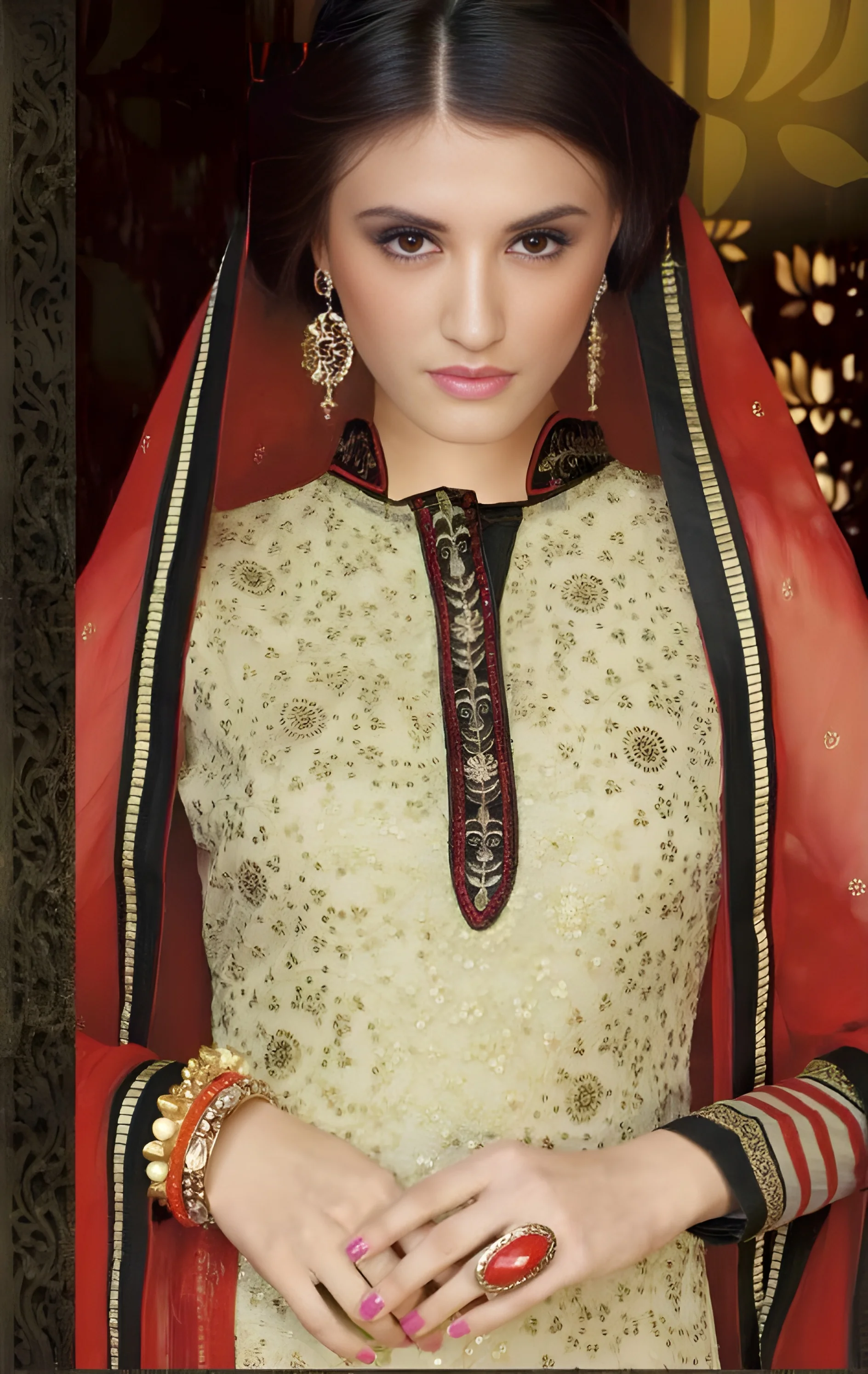 resizeImages/MTkwODA=/mediabank/images/products/SesibleDelightDesignerSemiStitchSalwarKameez2095676376_19080.webp