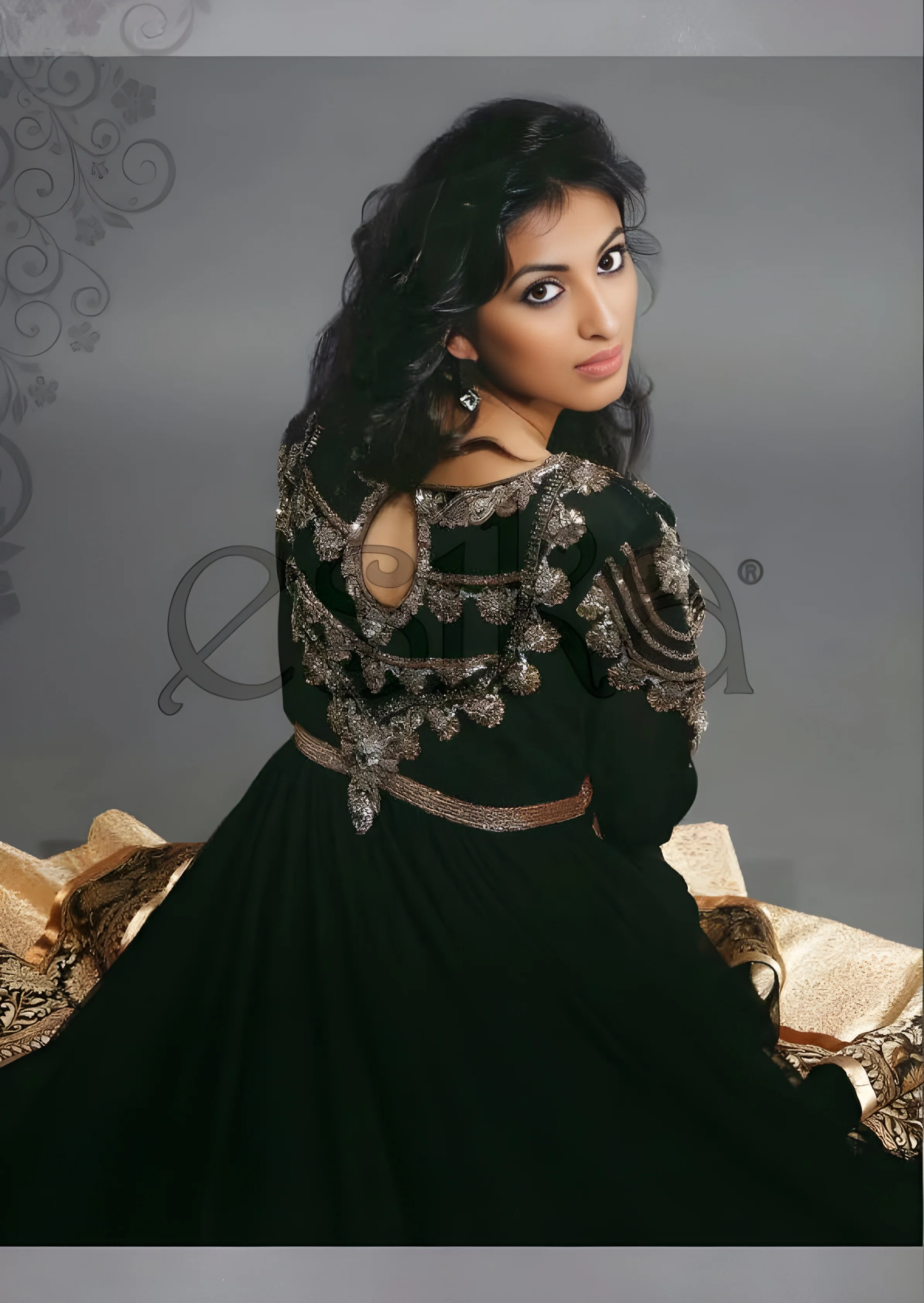resizeImages/MTkwODA=/mediabank/images/products/TrendyEthnicDesignerReadyMadeSalwarKameez28340161_19080.webp